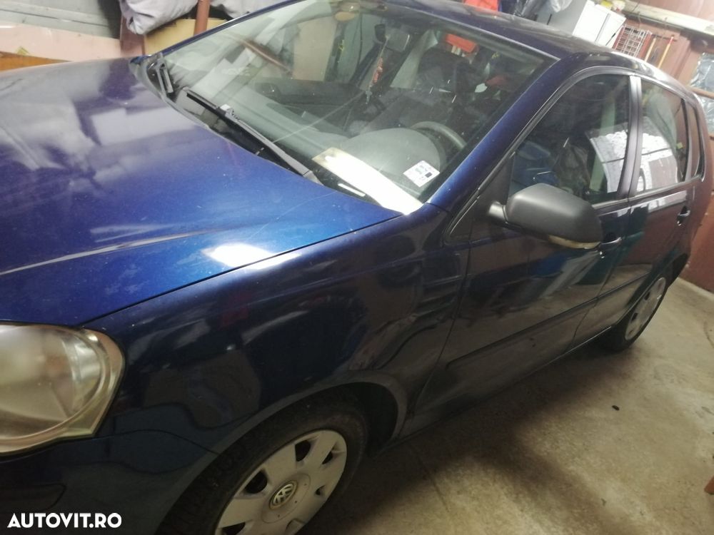 Volkswagen Polo 1.2 Comfortline - 1