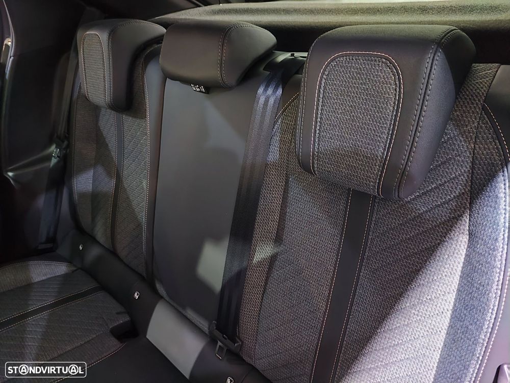 Peugeot 208 1.2 Hybrid Allure e-DCS6 - 27