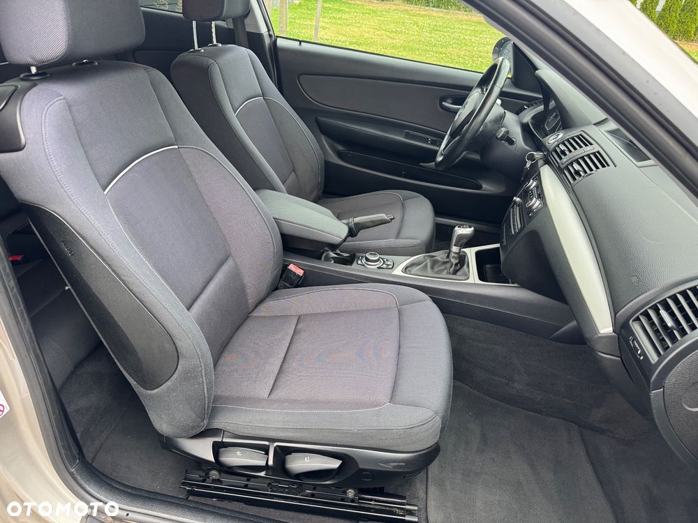 BMW Seria 1 120d DPF Edition Lifestyle - 26