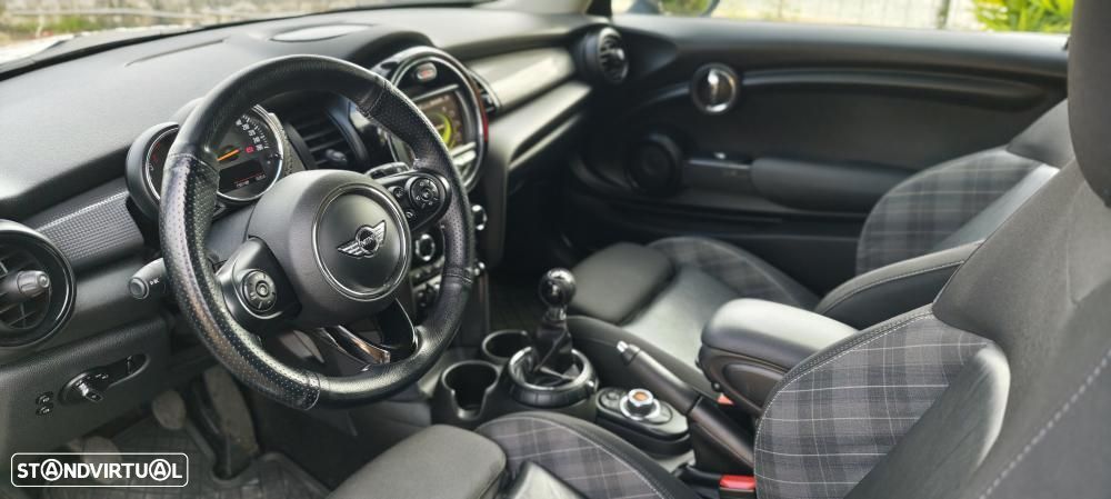 MINI 3 Portas Cooper D - 26