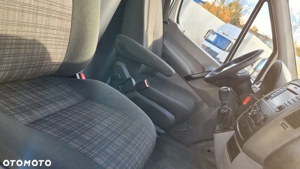 Mercedes-Benz Sprinter - 19