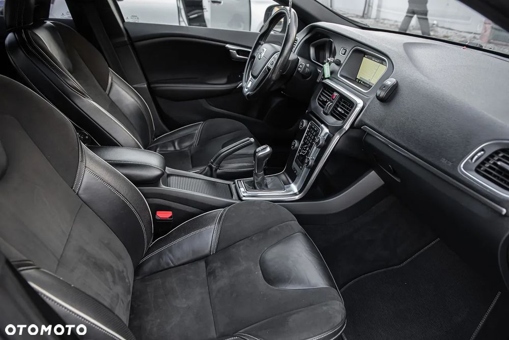 Volvo V40 D2 Drive-E R-Design Kinetic - 16