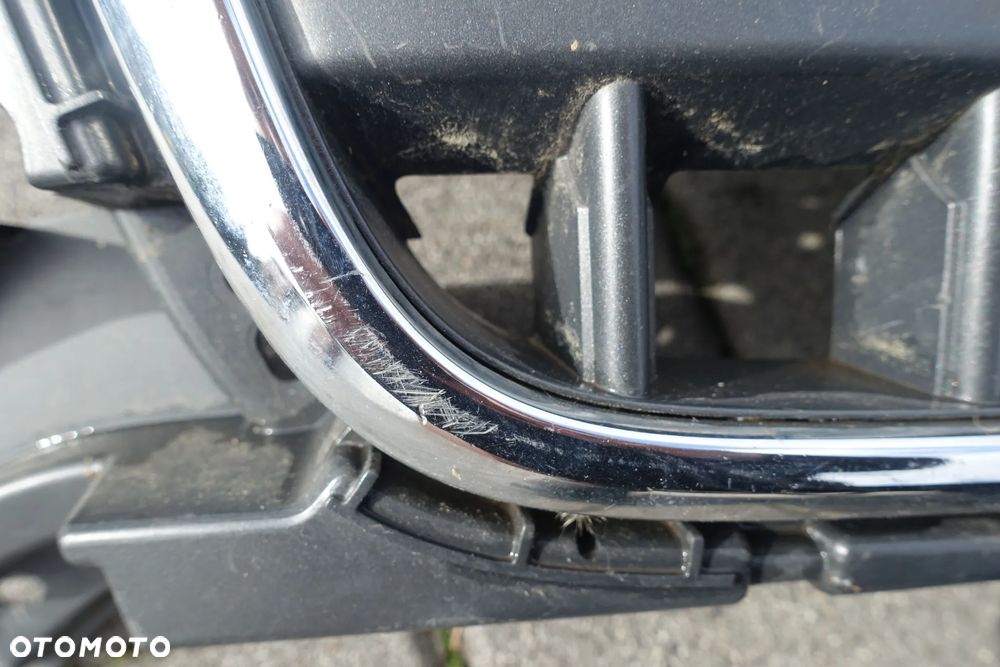 ATRAPA GRILL AUDI Q3 11-14r.  8U0853653H - 5