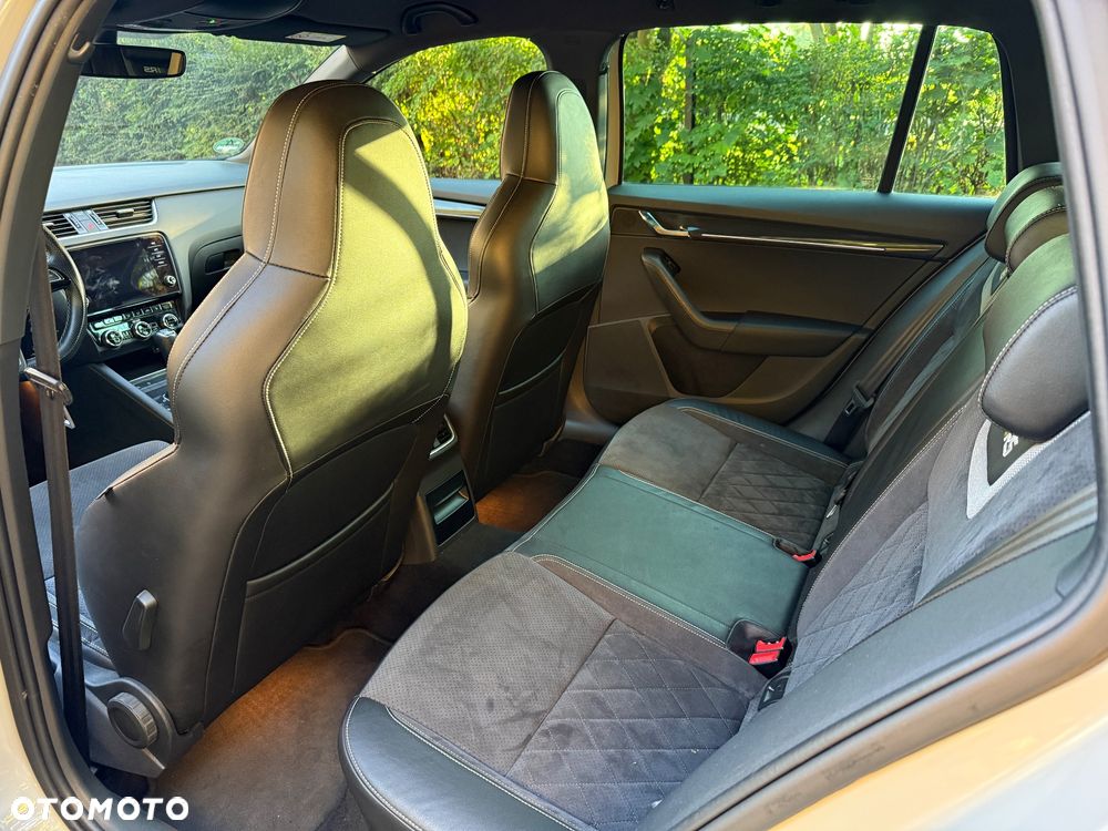 Skoda Octavia 2.0 TDI 4x4 DSG RS - 15