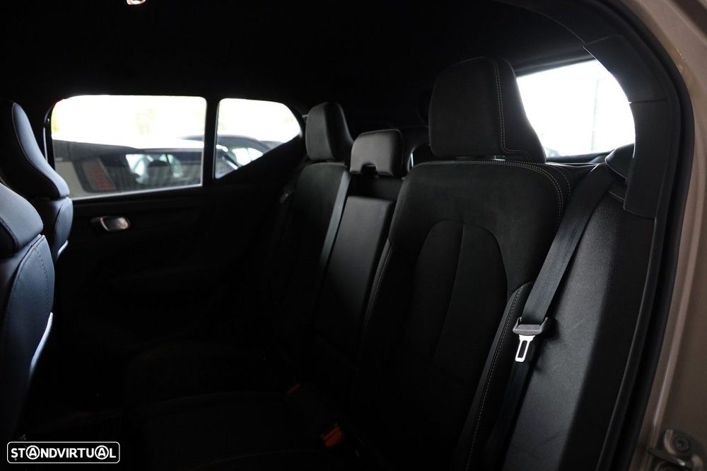 Volvo XC 40 1.5 T2 Plus Dark Auto - 8