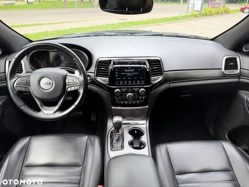 Jeep Grand Cherokee - 12