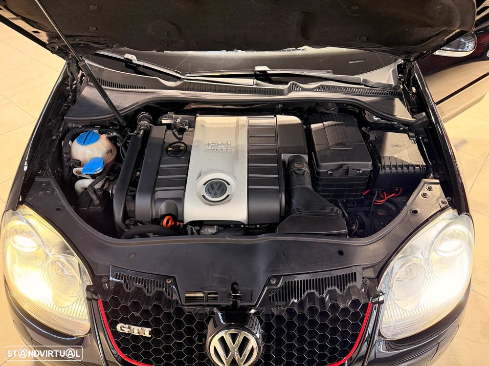 VW Golf 2.0 GTi DSG Pirelli - 26