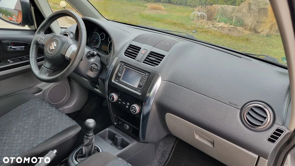 Suzuki SX4 1.6 VVT 4x4 Style - 8