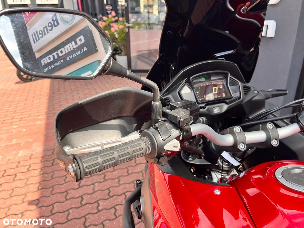 Honda VFR - 9