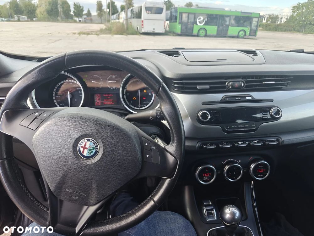 Alfa Romeo Giulietta 2.0 JTDM Distinctive - 9