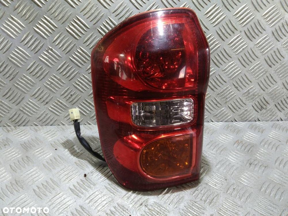 LAMPA LEWA TYLNA TOYOTA RAV-4 - 1