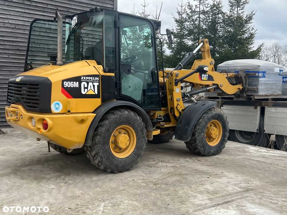Caterpillar Ładowarka łamana 906M Cat łyżka widły 907 908 5 6 ton SZYBKOZŁĄCZE HYDRAULICZNE dodatkowe linie ZAMIATARKA za dopłatą - 18