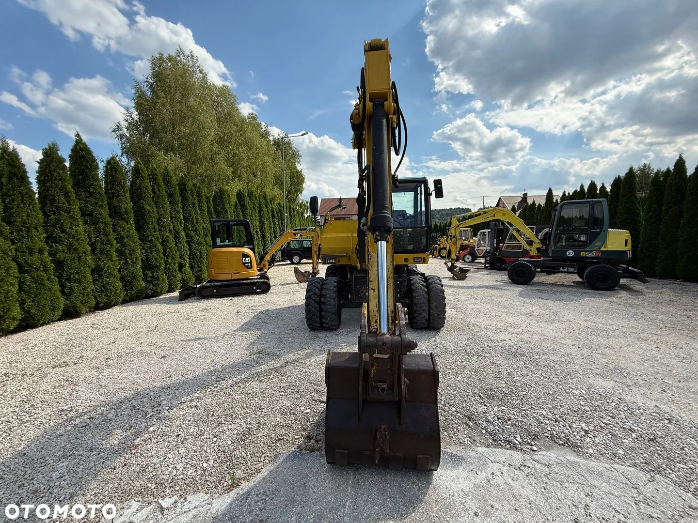 Kramer 812 KOPARKA KOŁOWA/ 12 TON / DWIE OSIE SKRĘTNE / MAŁE GABARYTY / BARDZO ZWROTNA / ZADBANA Z NIEMIEC / 70 75 80 90 100 110 / 308 310 / TEREX TW - 9