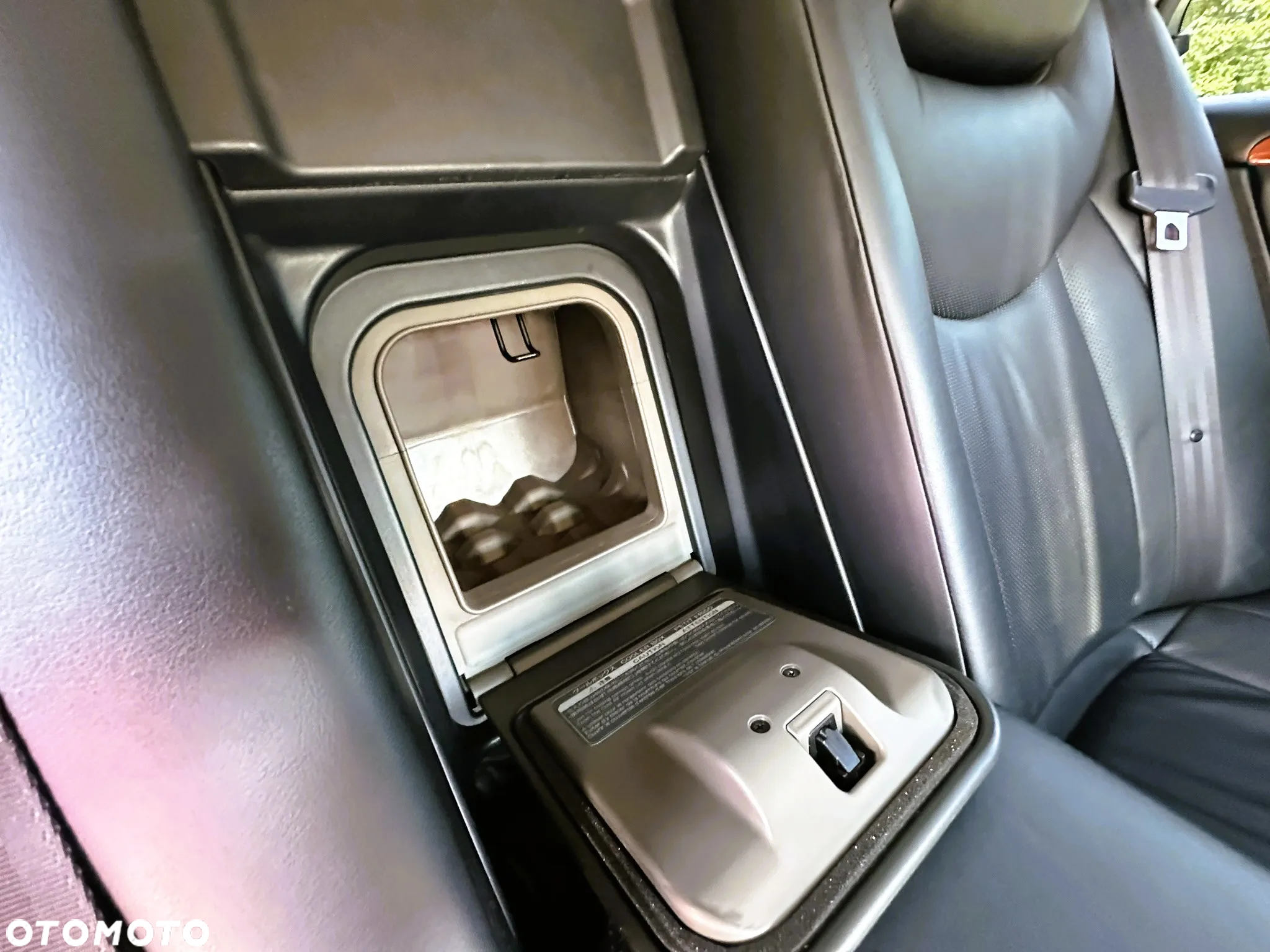 Lexus LS - 24