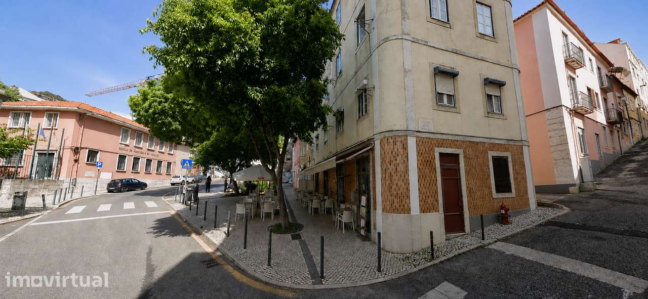 Duplex T2 remodelado em Arroios — água furtada com claraboias - Grande imagem: 3/29
