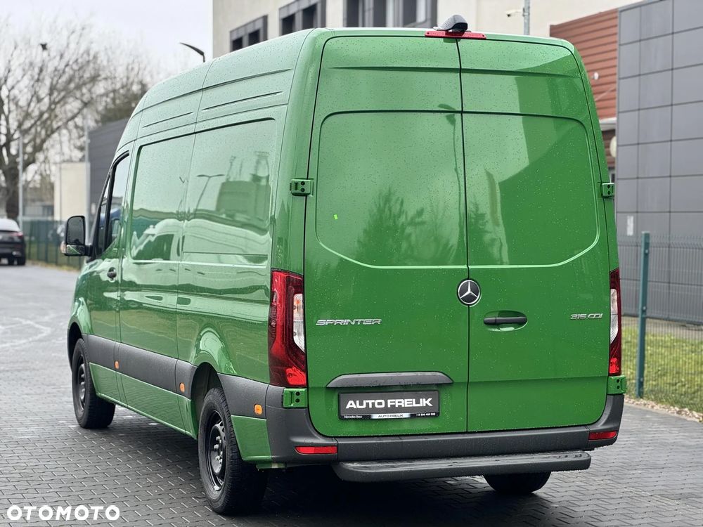 Mercedes-Benz Sprinter - 5