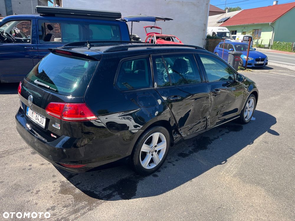Volkswagen Golf 1.6 TDI BlueMotion Comfortline - 4