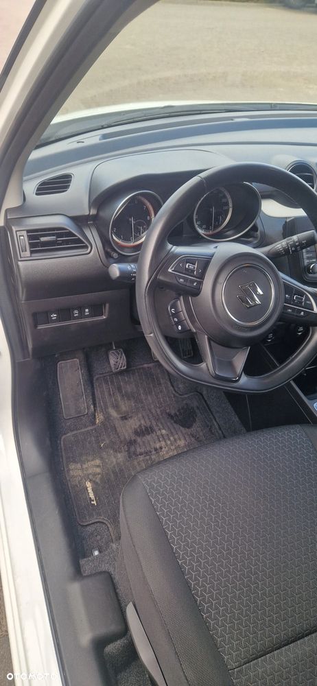 Suzuki Swift 1.2 SHVS Premium Plus - 10