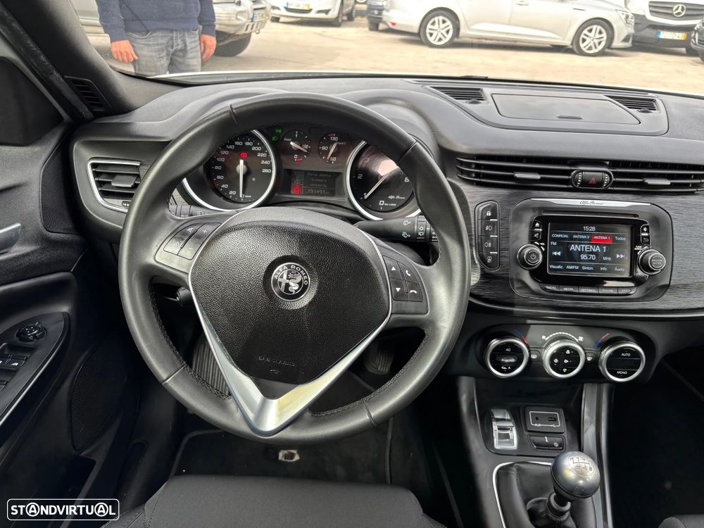 Alfa Romeo Giulietta 1.6 JTDM Super - 12