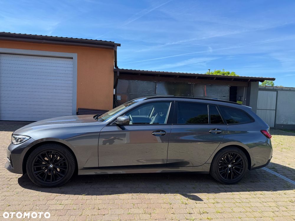 BMW Seria 3 318d mHEV - 4