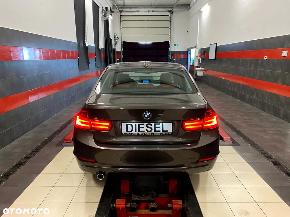 BMW Seria 3 316d Sport Line - 9