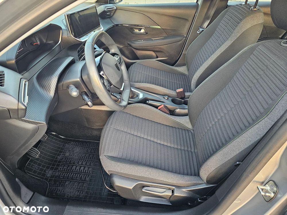Peugeot 208 - 16