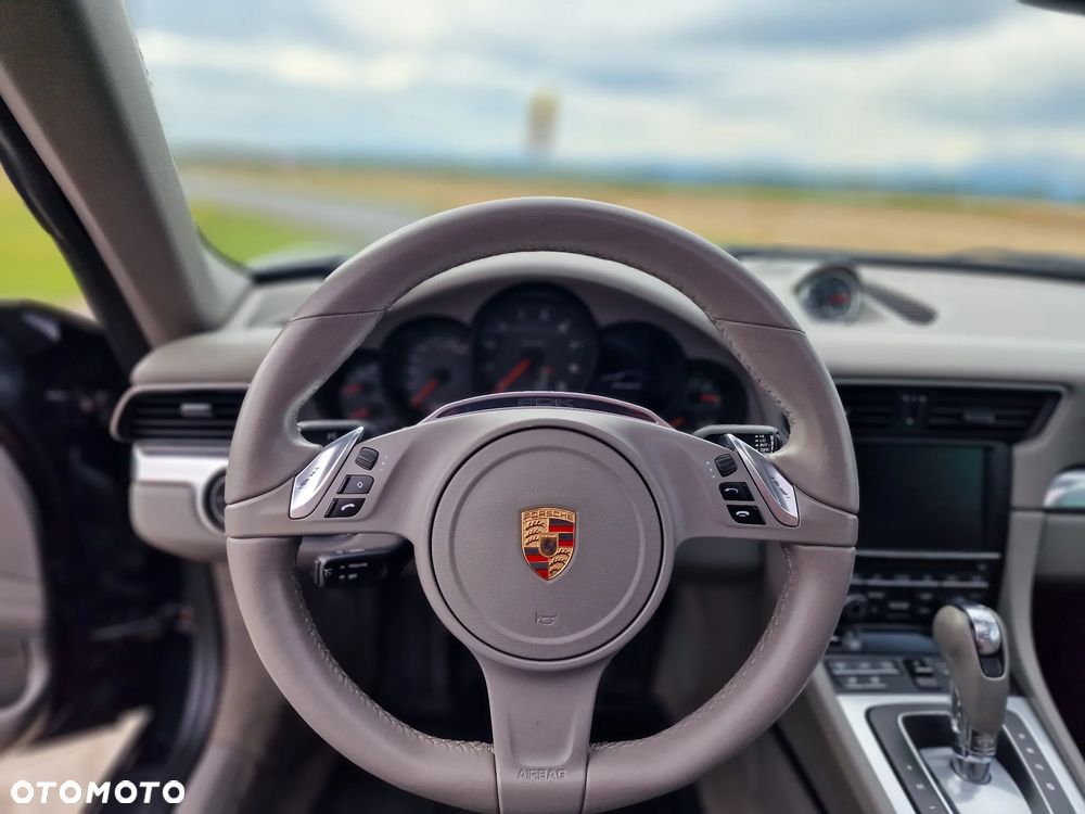 Porsche 911 Carrera Black Edition PDK - 23