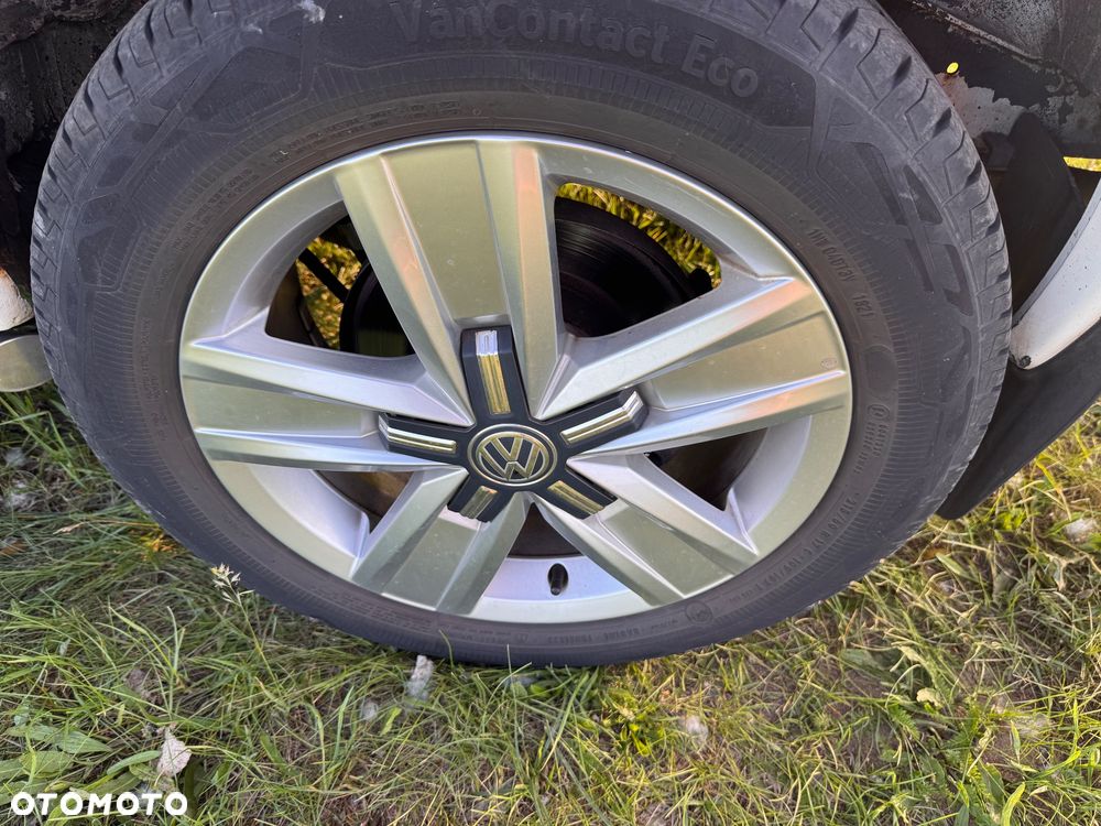 Volkswagen Caravelle Basis / CL - 25