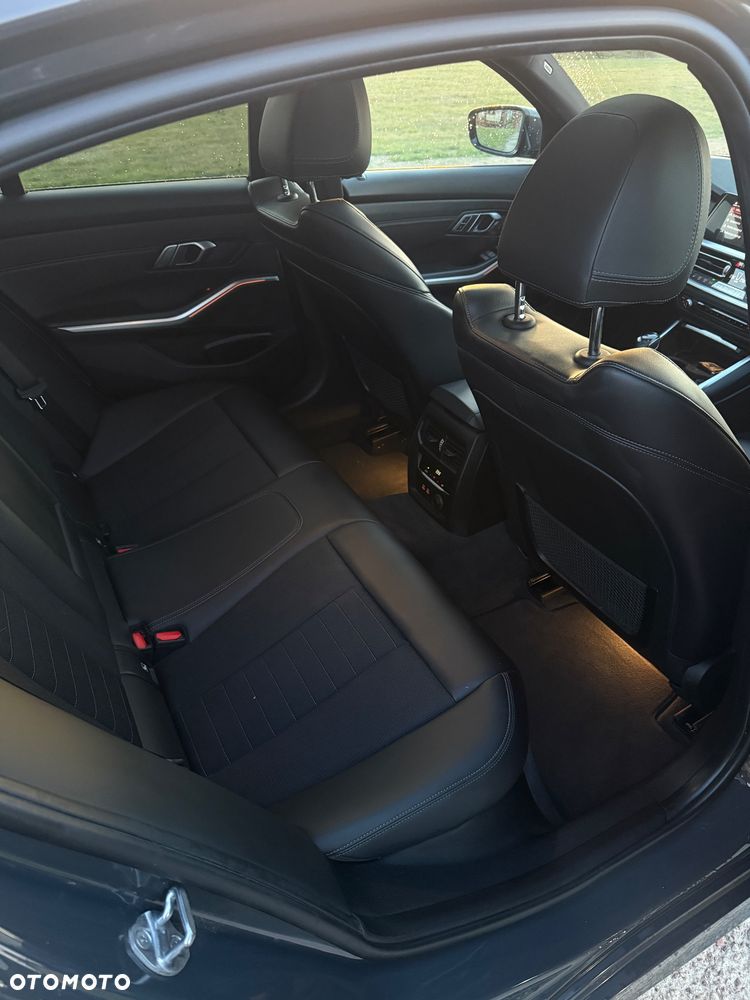 BMW Seria 3 - 12