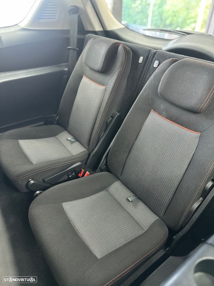 Ford S-Max 2.0 TDCi Trend 7L - 9