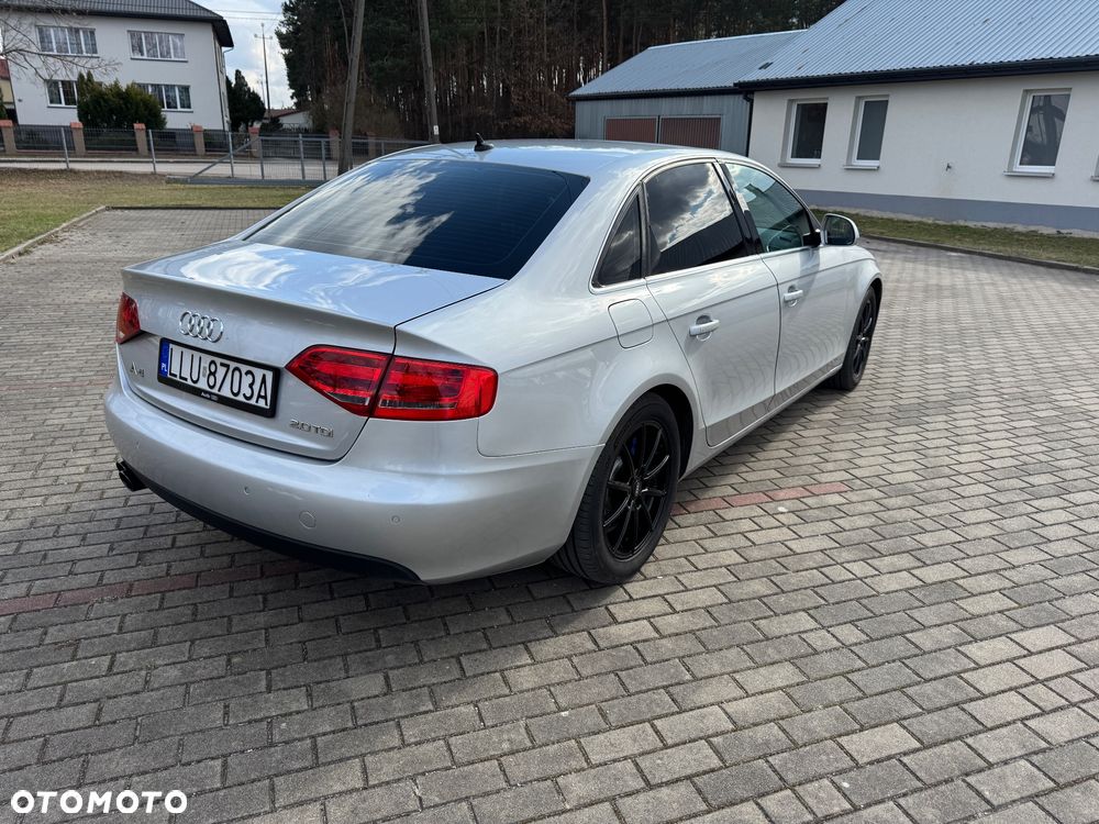 Audi A4 Limousine - 6
