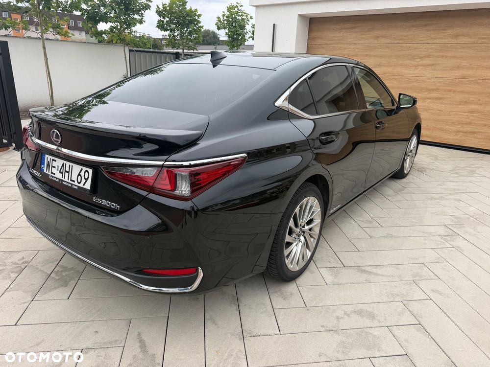Lexus ES 300h Business Edition + - 3
