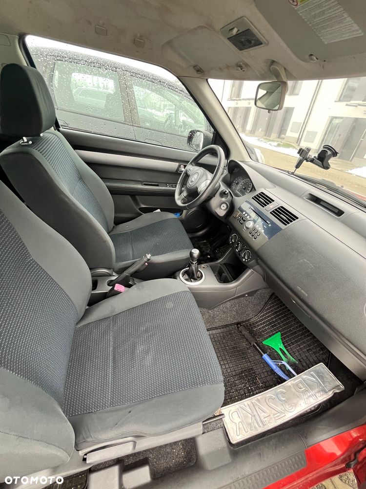 Suzuki Swift - 8