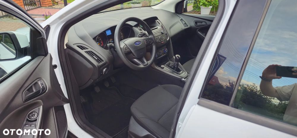 Ford Focus 1.6 Ambiente Start - 8