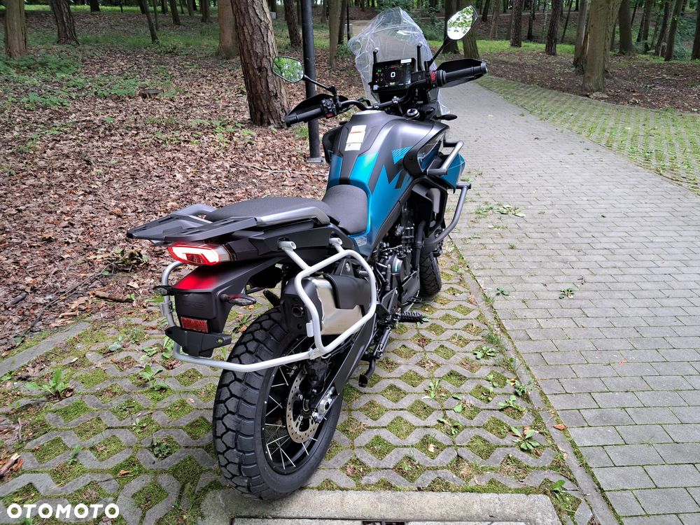 CFMoto MT - 4