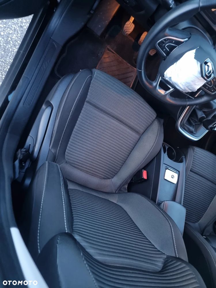 Renault Scenic Energy dCi 110 S&S Paris - 22