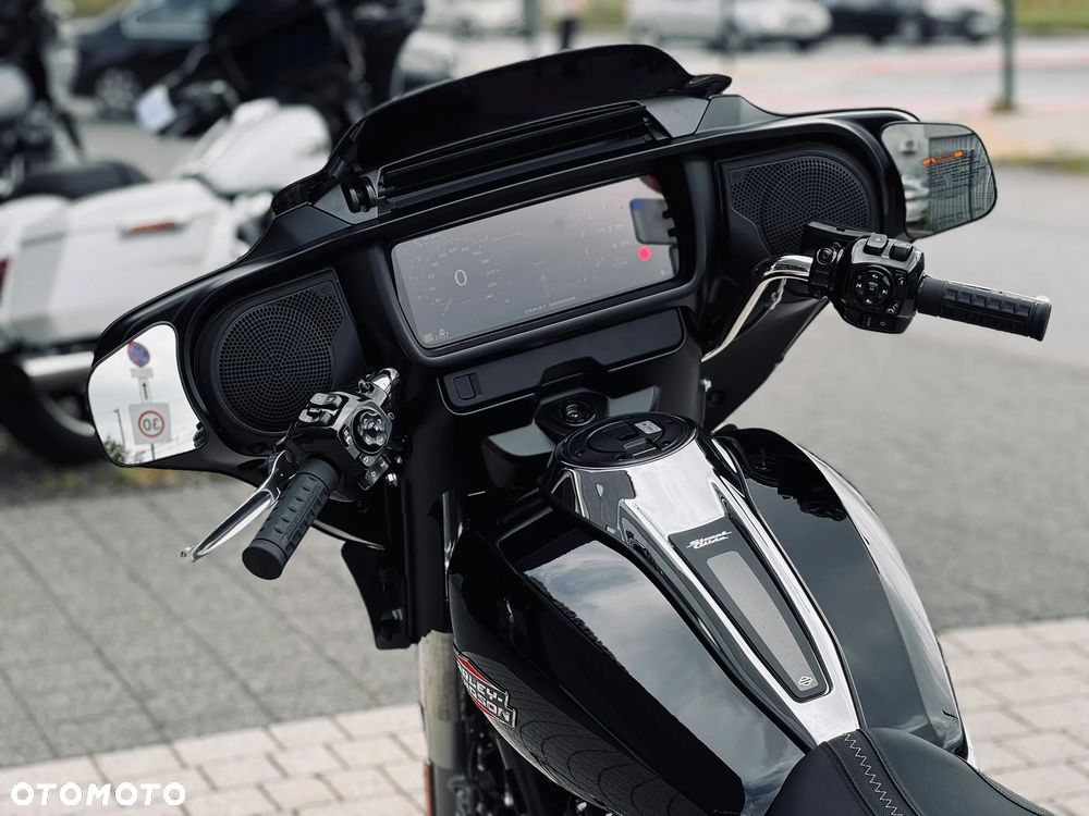 Harley-Davidson Touring Street Glide - 13