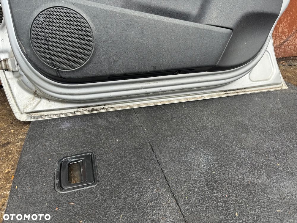 Drzwi prawe Opel Zafira B przód Z157  OE - 4