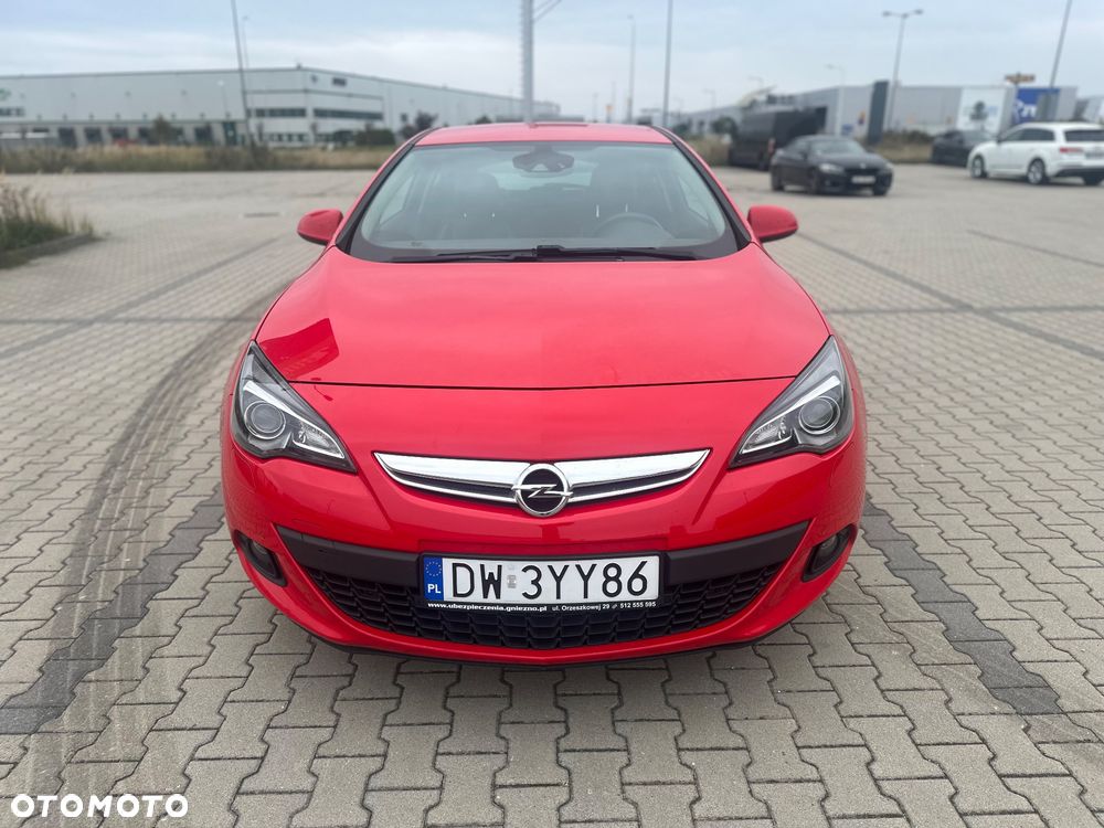 Opel Astra GTC 1.6 Turbo Cosmo - 4