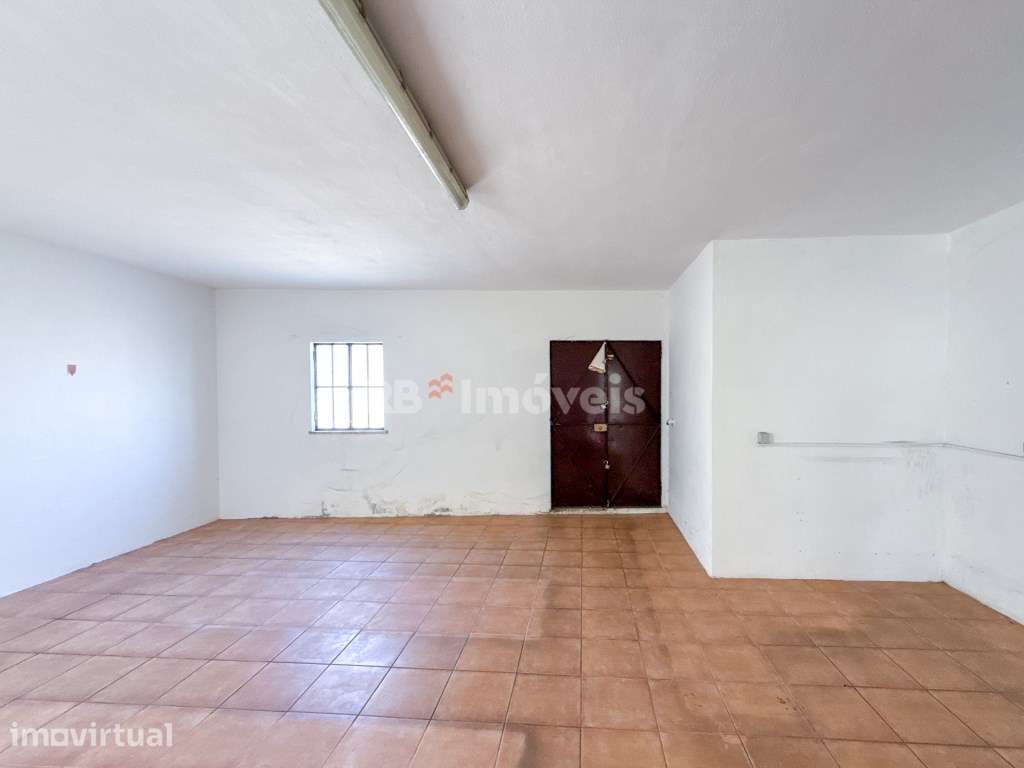 Moradia com espaço comercial - Grande imagem: 5/53