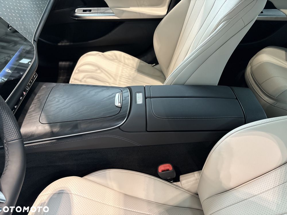 Mercedes-Benz Klasa E 220 d mHEV 4-Matic AMG 9G-Tronic - 11