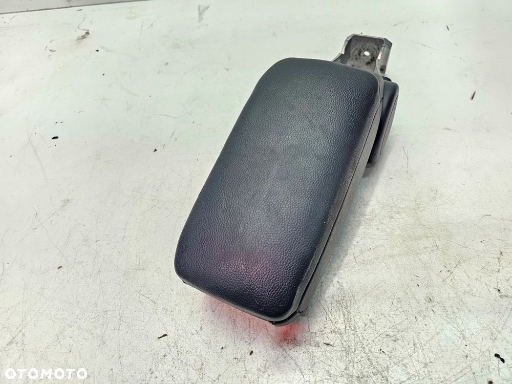PODŁOKIETNIK PRZÓD REGULOWANY AUDI A3 8P 8P0864207B 6PS SOUL - 3