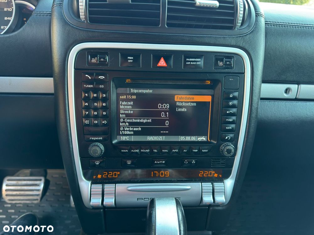 Porsche Cayenne - 14