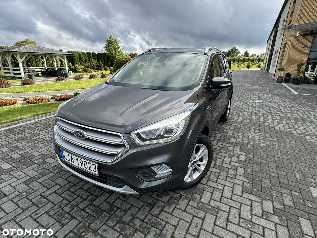 Ford Kuga - 1