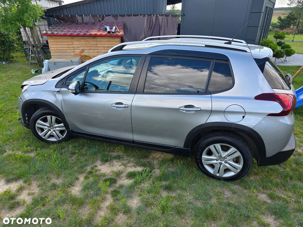 Peugeot 2008 BlueHDi 100 STOP & START Signature - 2