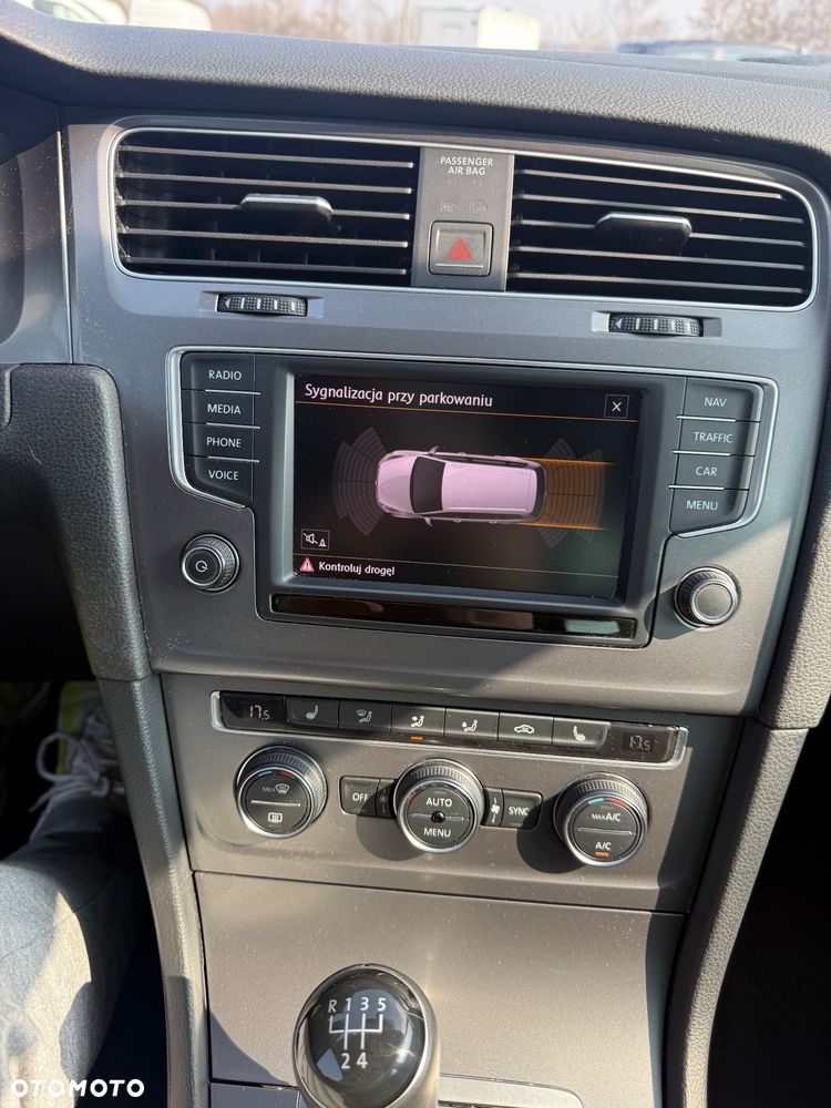 Volkswagen Golf Variant 1.6 TDI BlueMotion Technology Lounge - 22