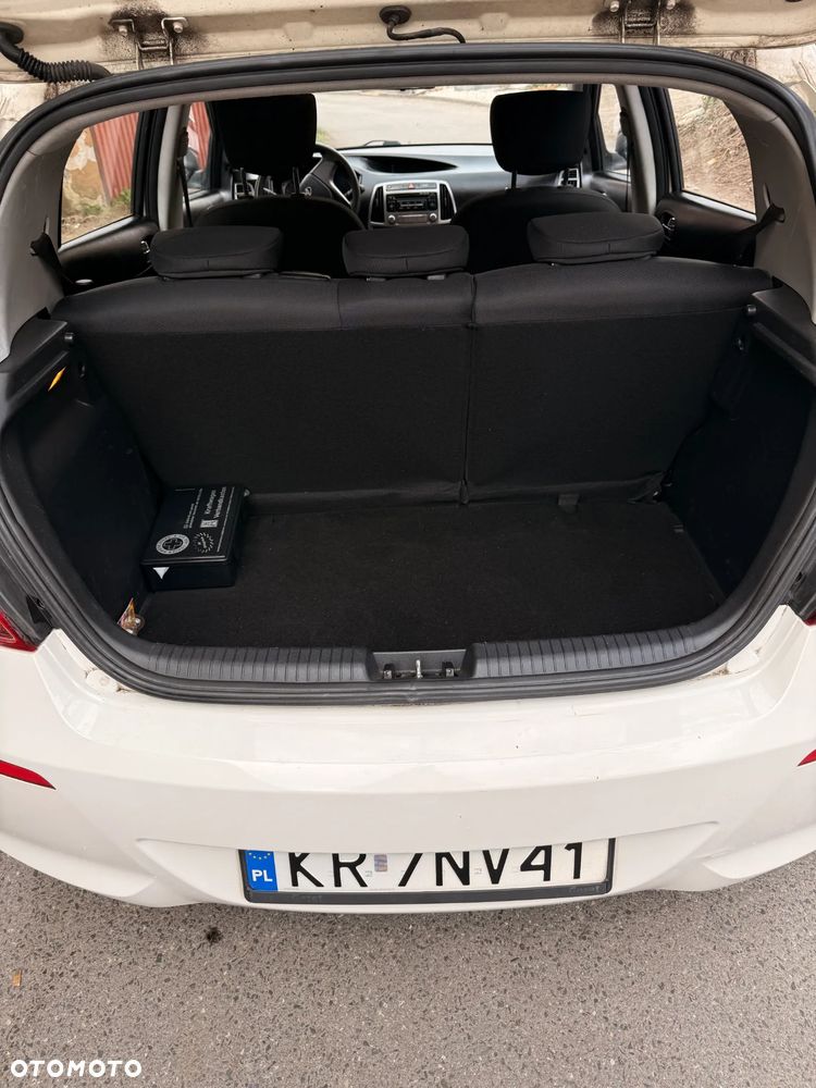 Hyundai i20 1.1 CRDi Classic + - 8