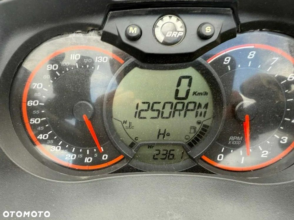 Can-Am Outlander Max - 8