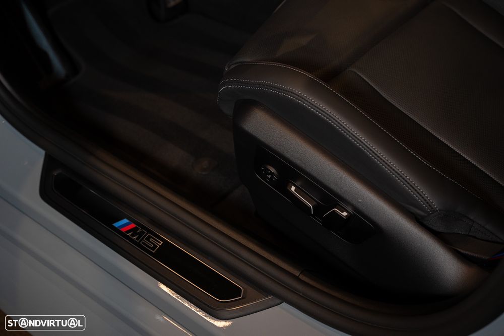 BMW M5 Touring xDrive - 18