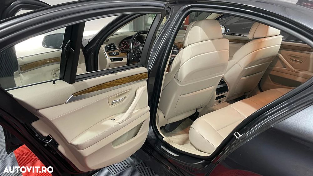 BMW Seria 5 520d - 29